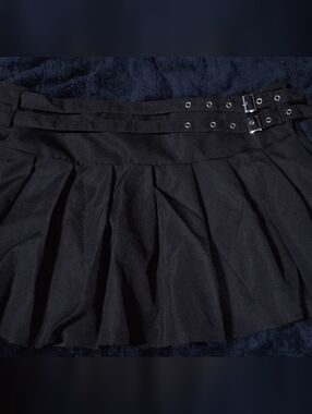 Black Pleated Skirt with Double Buckle Waist